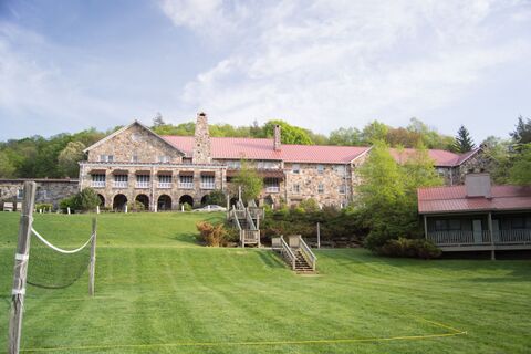 Mountainlakehotel.jpg