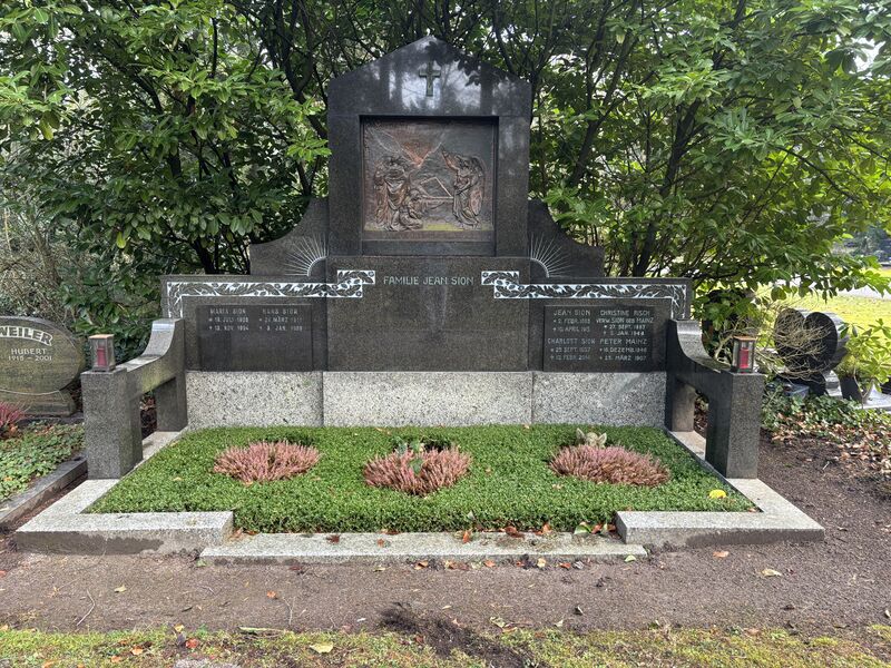Datei:Grabvonhanssion2.jpg
