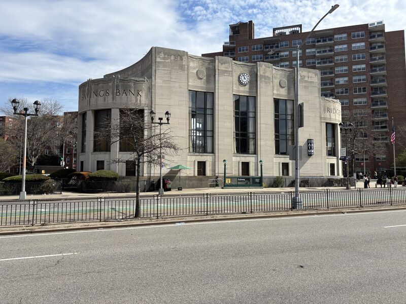 Datei:Ridgewoodsavingsbank.jpg